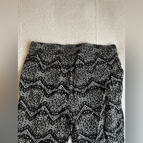 Patterned jogger pant - Picture 2 of 3